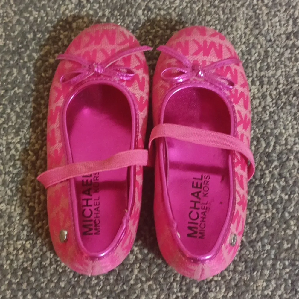 Michael Kors toddler girls size 10 pink canvas ballet flats